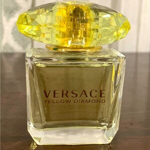 Woman’s Versace Yellow Diamond Eau De Toilette